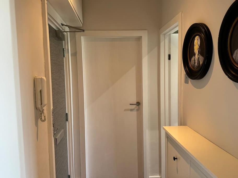 Stylish 1 Bed Hyde Park * Londra