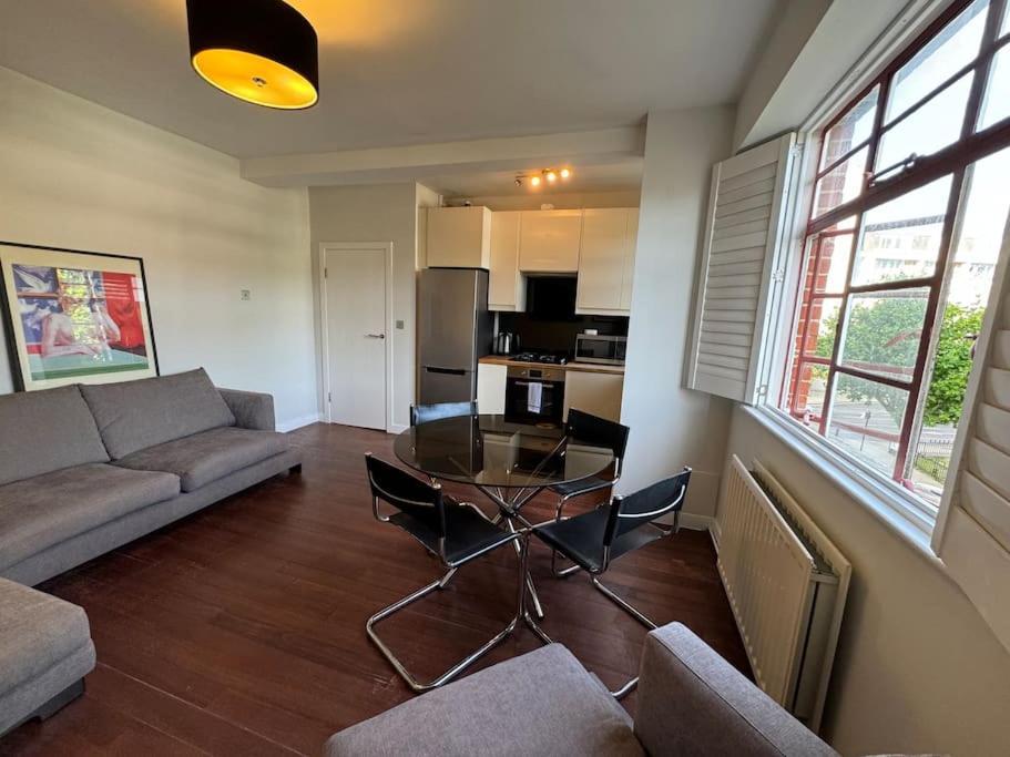 Stylish 1 Bed Hyde Park *